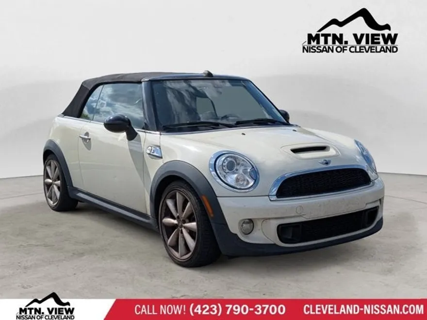 2013 Mini Cooper S Convertible photo 1