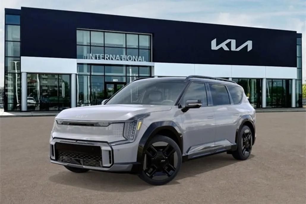 2026 Kia EV9 GT-Line photo 1
