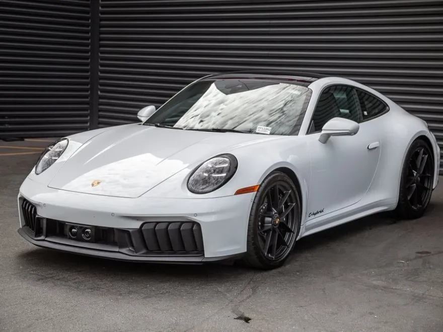 2025 Porsche 911 GTS photo 1