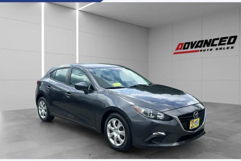 2015 Mazda Mazda3 i Sport Hatchback photo 1