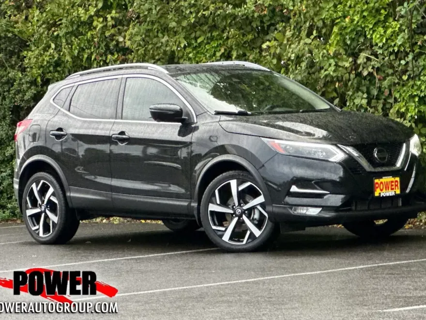 2022 Nissan Rogue Sport SL photo 1