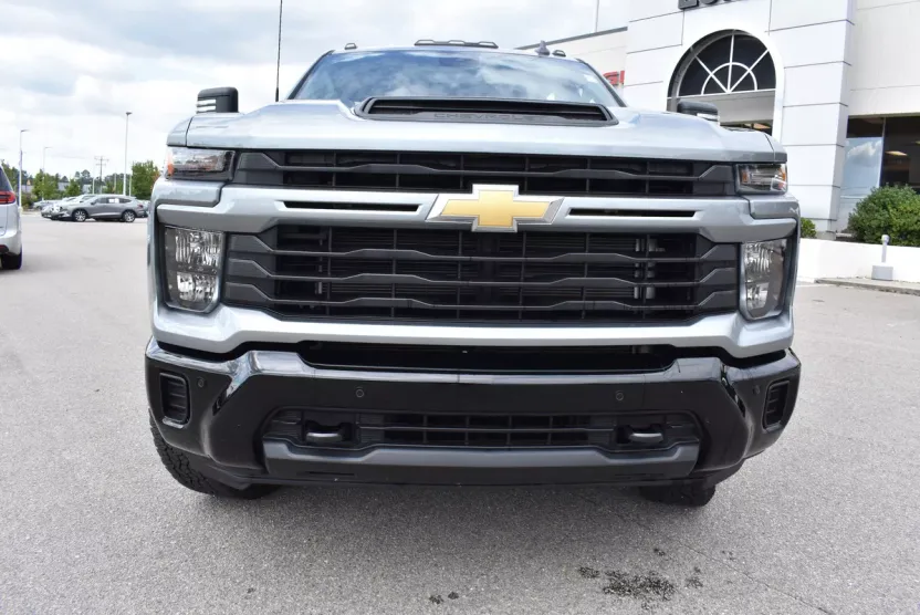 2025 Chevrolet Silverado 2500HD Custom photo 1