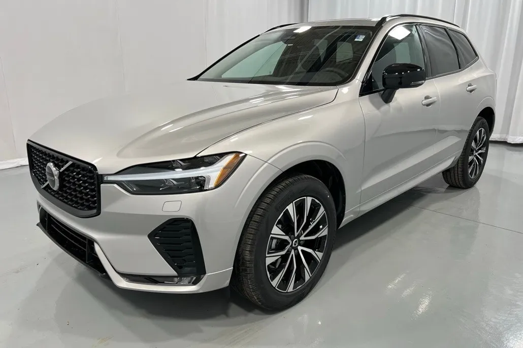 2025 Volvo XC60 B5 Core photo 1