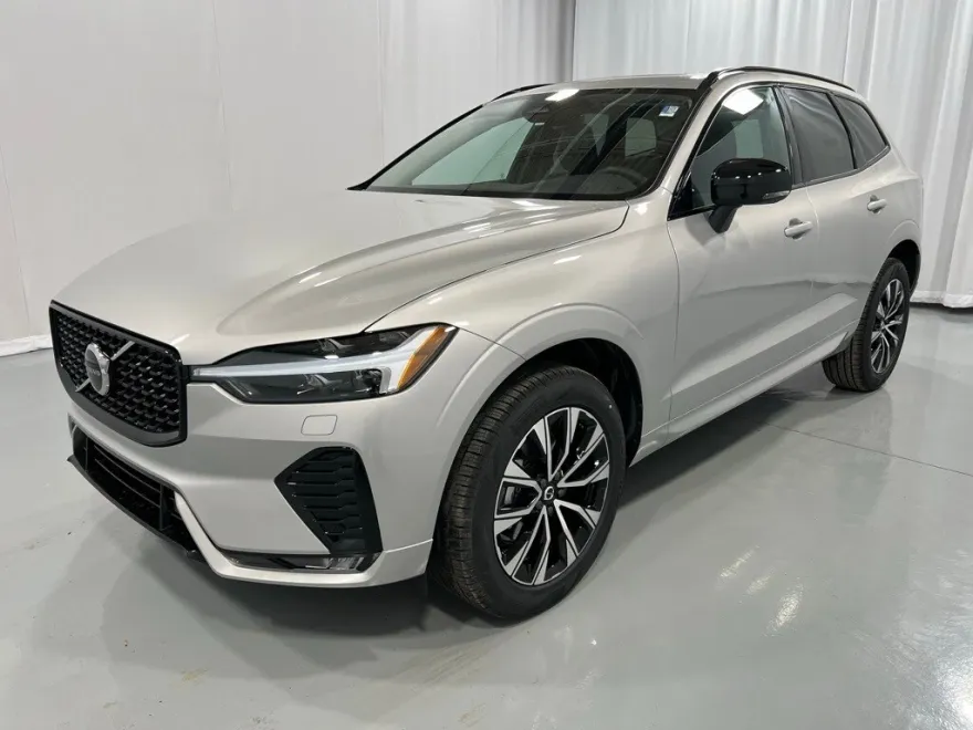2025 Volvo XC60 B5 Core photo 1