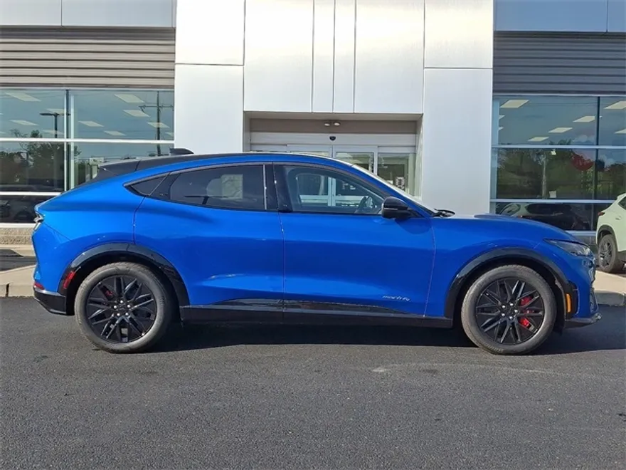 2025 Ford Mustang Mach-E Premium photo 1