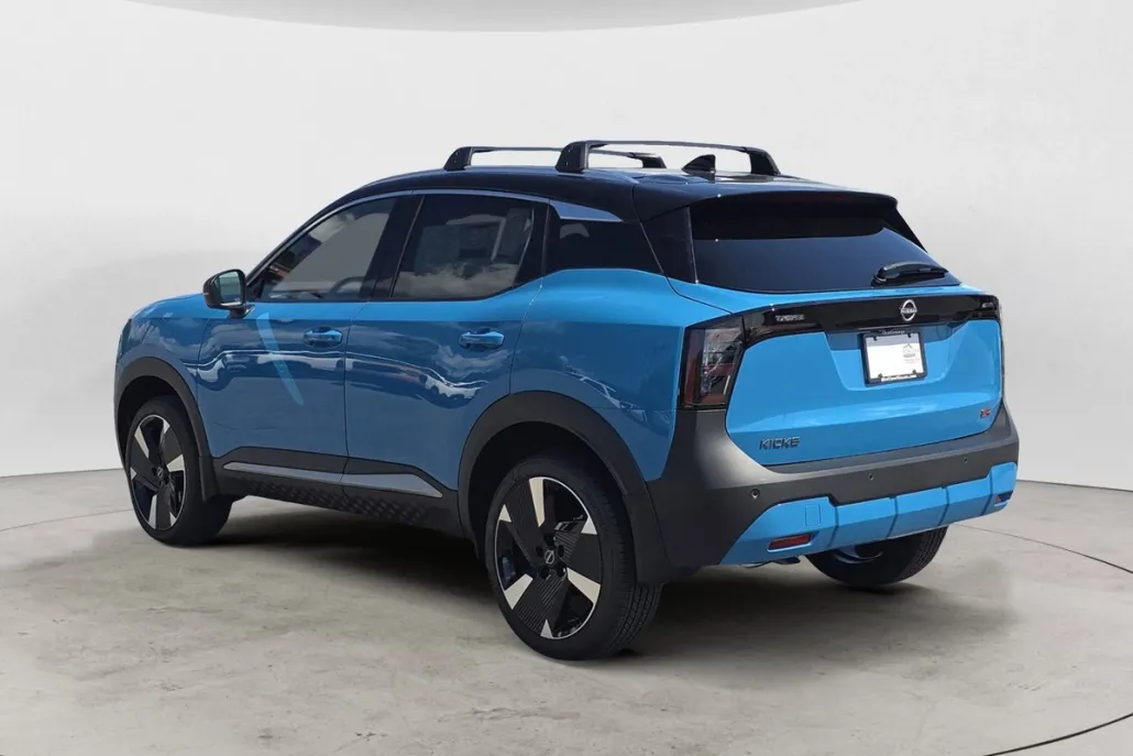 2025 Nissan Kicks SR photo 1