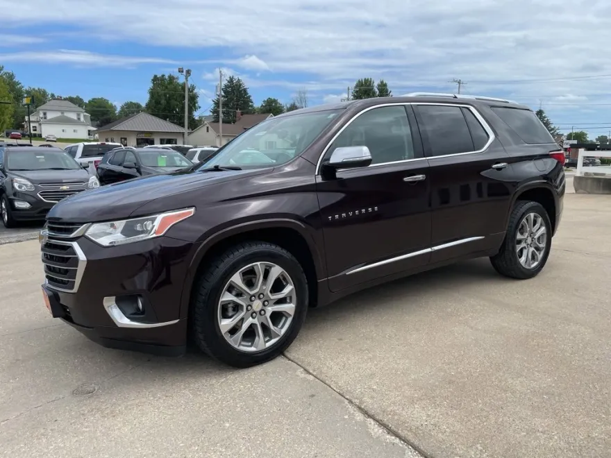 2021 Chevrolet Traverse Premier photo 1