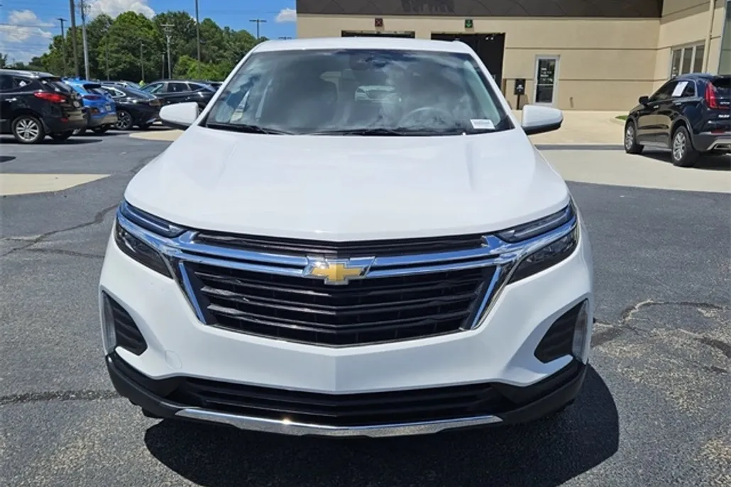 2022 Chevrolet Equinox LT photo 1