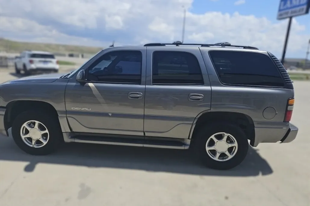 2005 Gmc Yukon Denali photo 1