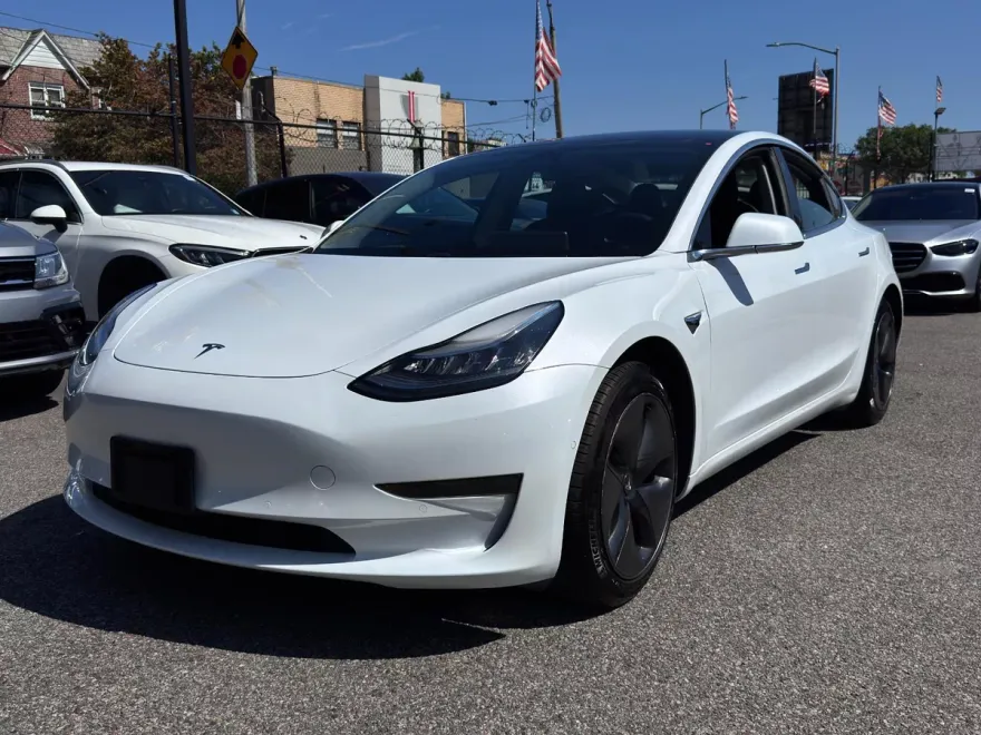 2018 Tesla Model 3 Long Range photo 1
