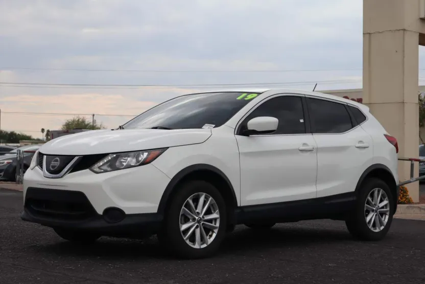 2019 Nissan Rogue Sport S photo 1