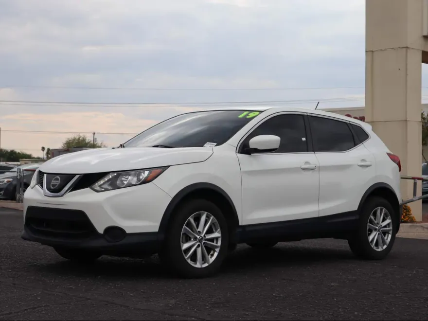 2019 Nissan Rogue Sport S photo 1