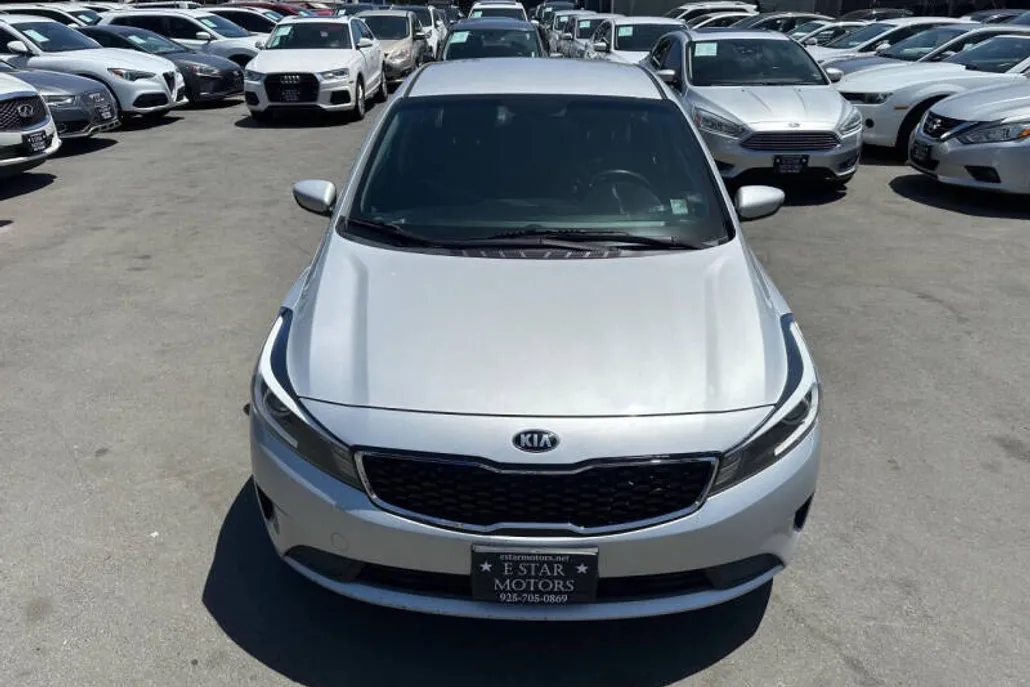 2017 Kia Forte LX Base photo 1