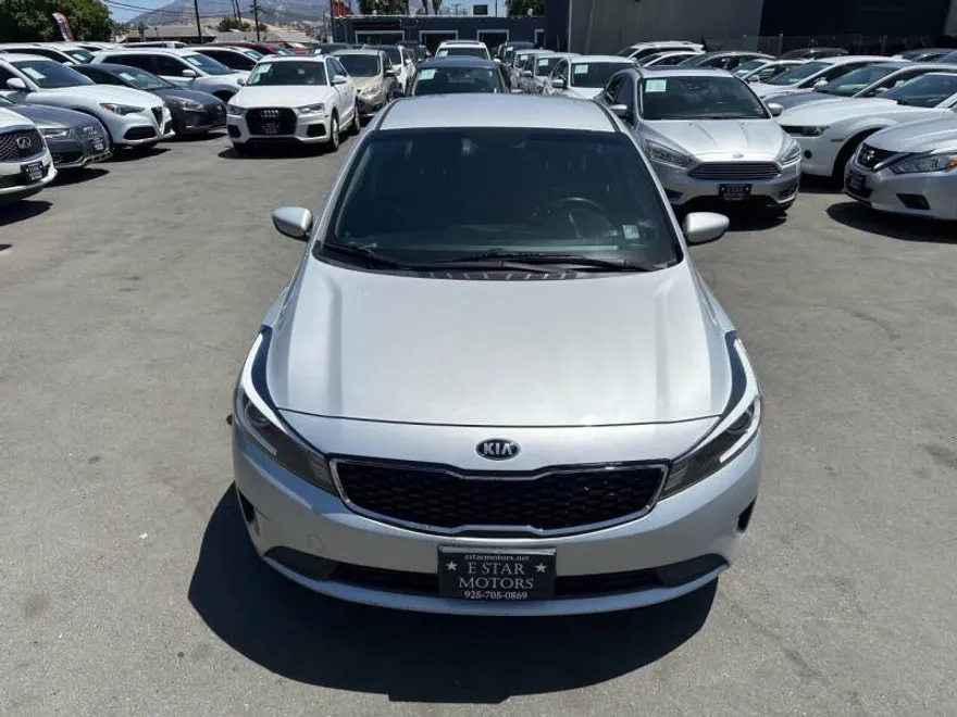 2017 Kia Forte LX Base photo 1