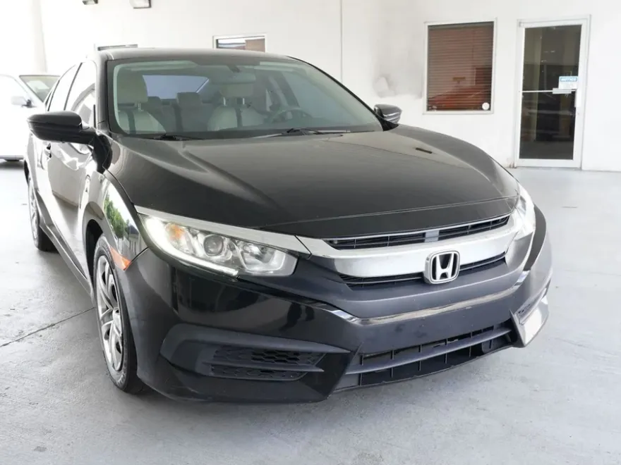 2018 Honda Civic LX photo 1