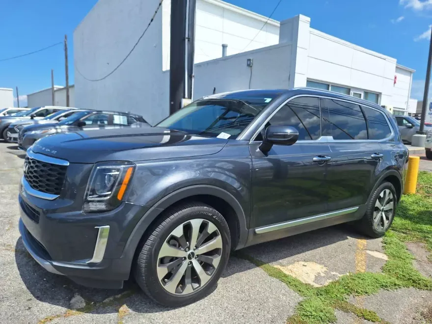 2022 Kia Telluride S photo 1