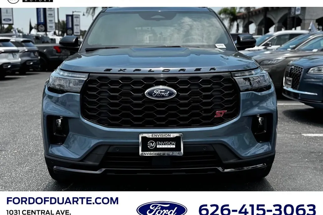 2025 Ford Explorer ST photo 1