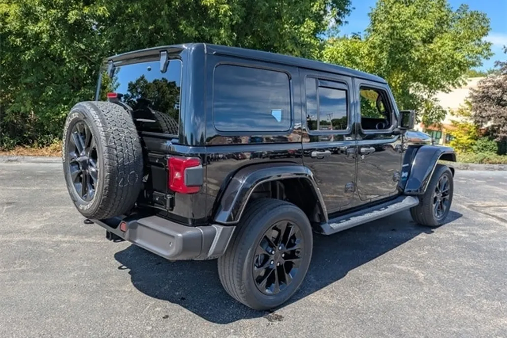 2021 Jeep Wrangler Unlimited Sahara 4xe photo 1