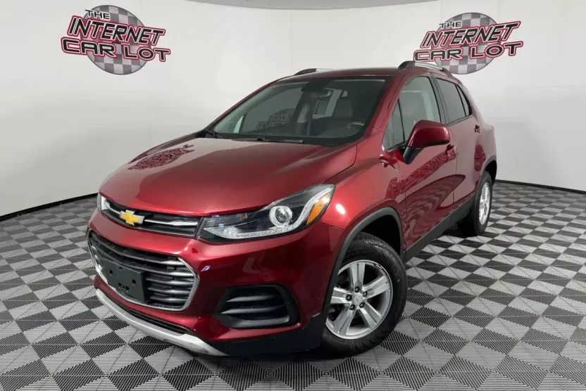 2022 Chevrolet Trax LT photo 1