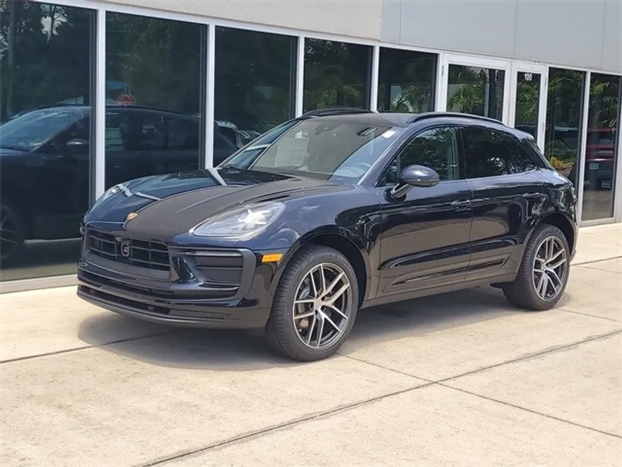 2025 Porsche Macan T photo 1