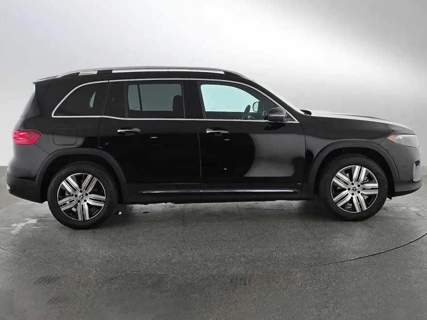 2024 Mercedes Benz EQB 300 4MATIC photo 1