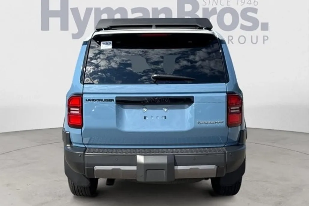 2025 Toyota Highlander Hybrid photo 1