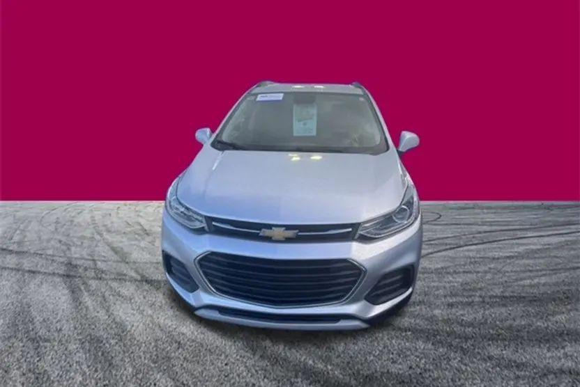 2021 Chevrolet Trax LT photo 1