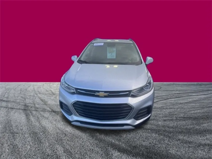 2021 Chevrolet Trax LT photo 1