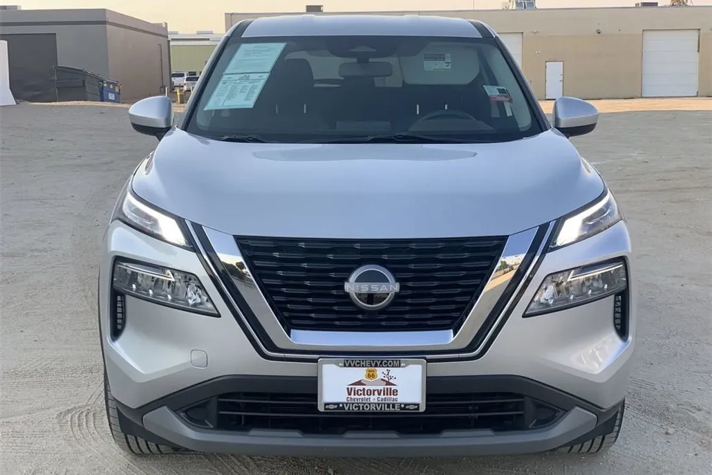 2023 Nissan Rogue SV photo 1