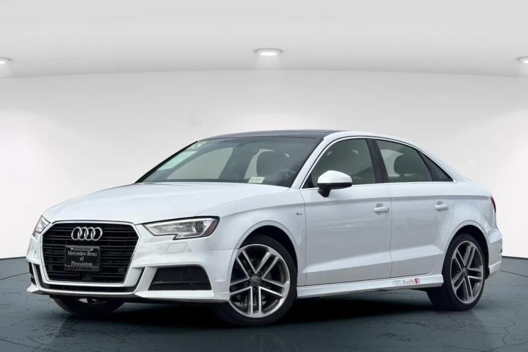 2018 Audi A3 2.0T Premium Plus photo 1