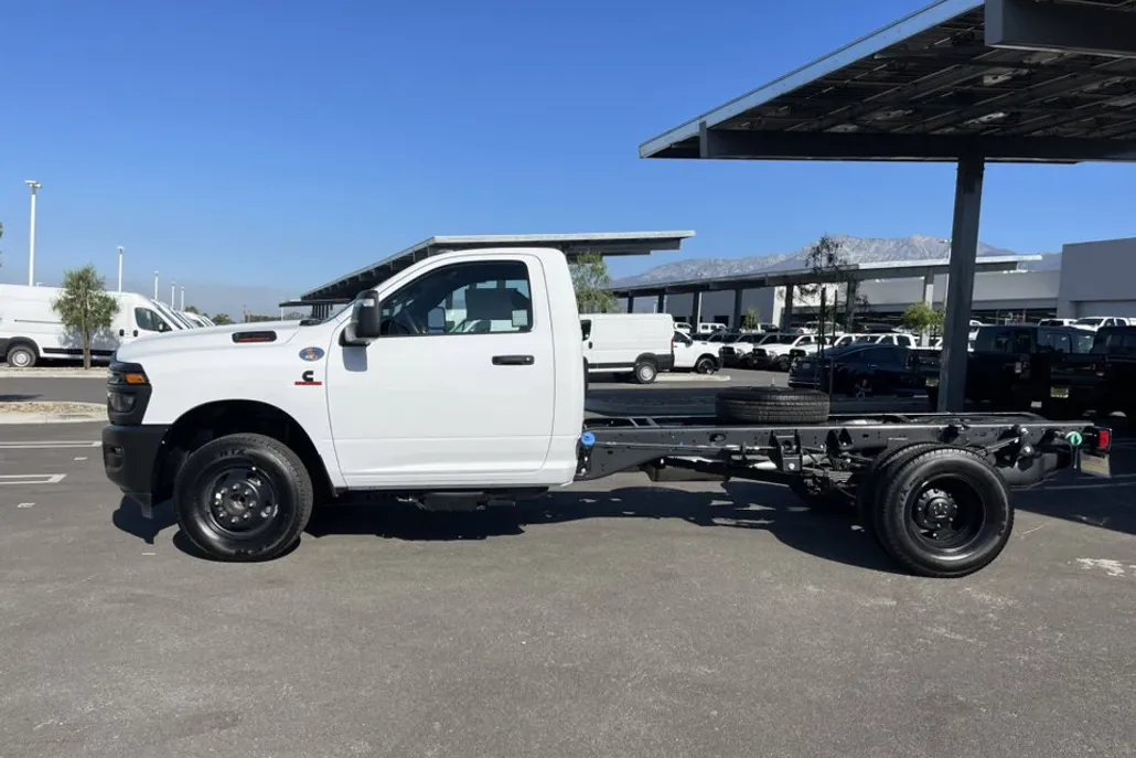 2025 Ram 3500 Tradesman photo 1