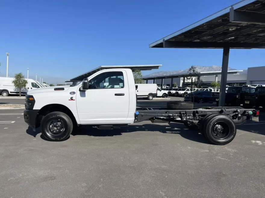 2025 Ram 3500 Tradesman photo 1