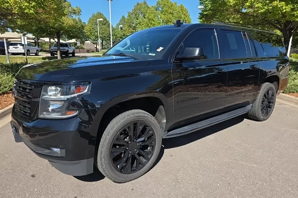 2019 Chevrolet Suburban Premier photo 1