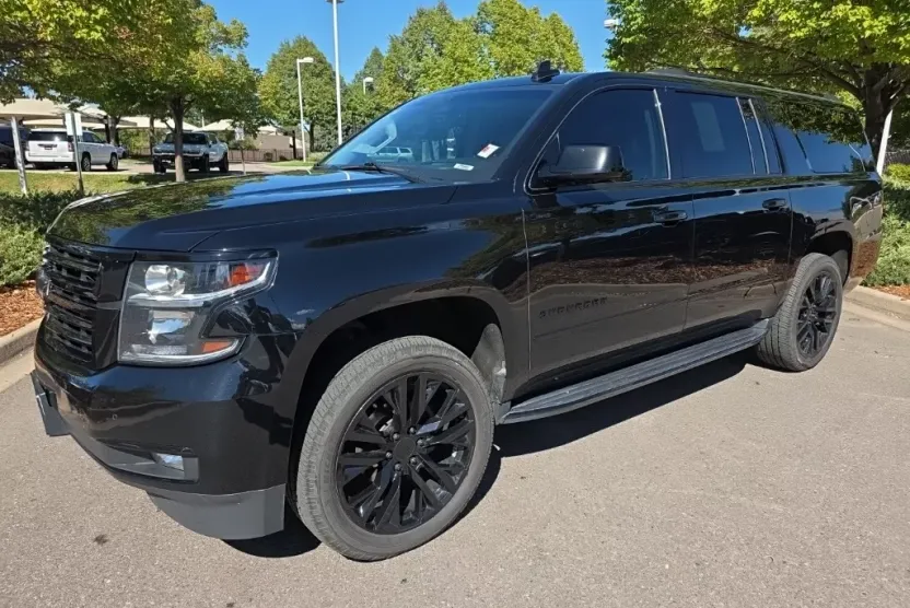 2019 Chevrolet Suburban Premier photo 1