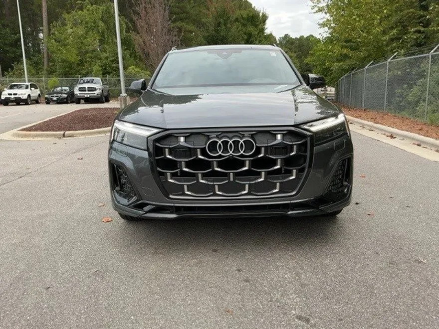 2025 Audi SQ7 Premium Plus photo 1