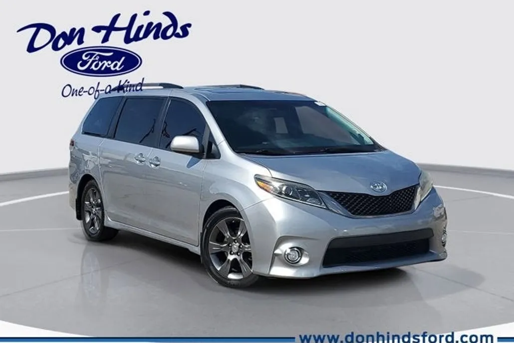 2016 Toyota Sienna SE photo 1
