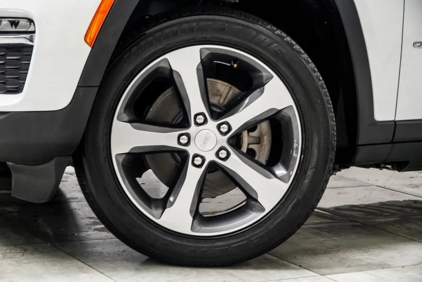 2023 Jeep Grand Cherokee 4xe photo 1