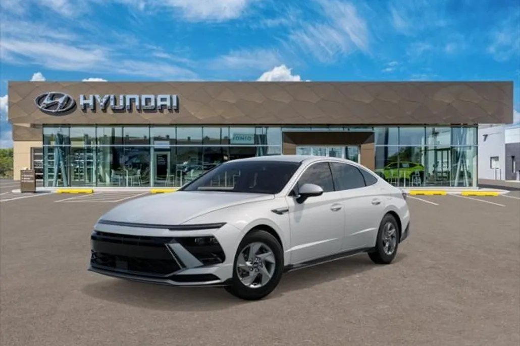 2025 Hyundai Sonata SE photo 1