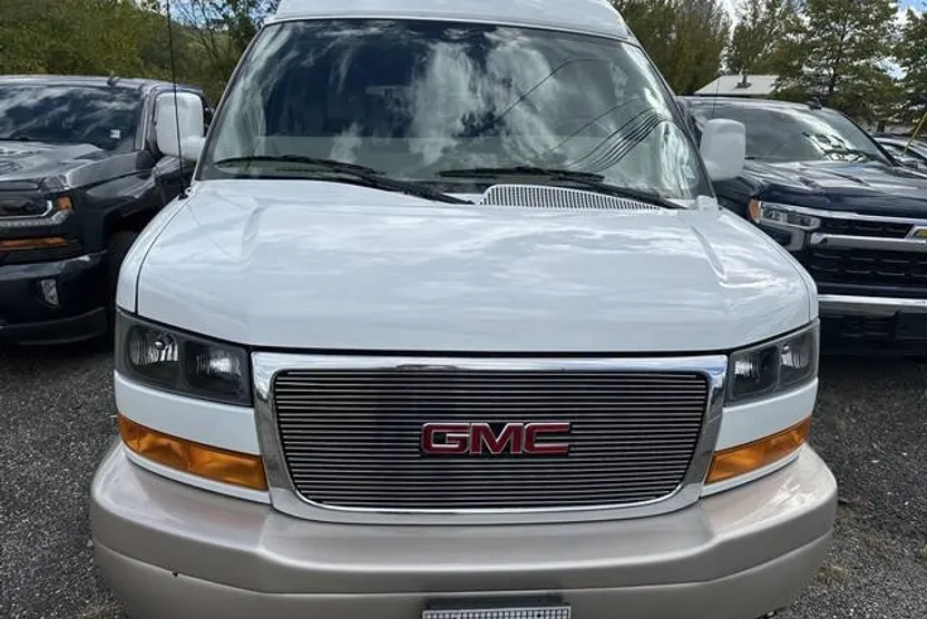 2023 Gmc Savana 2500 Cargo photo 1