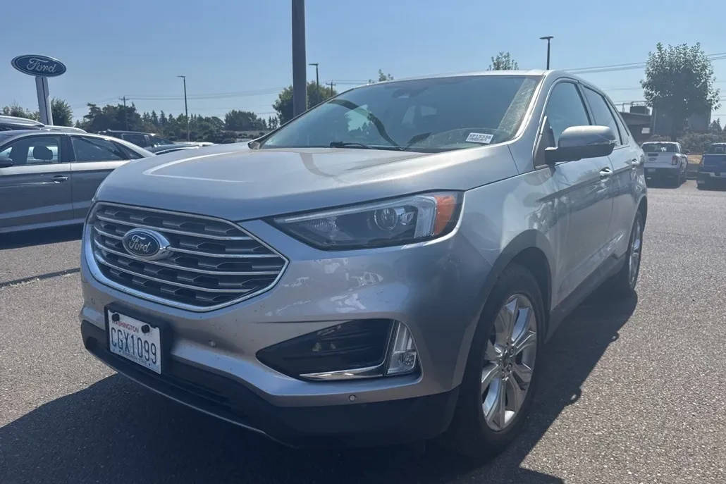 2023 Ford Edge Titanium photo 1
