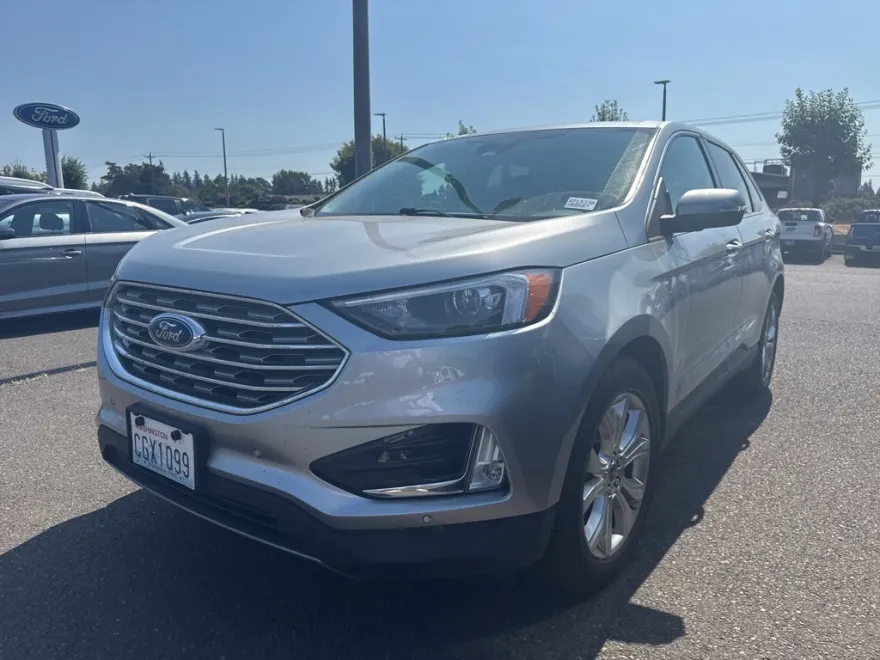 2023 Ford Edge Titanium photo 1