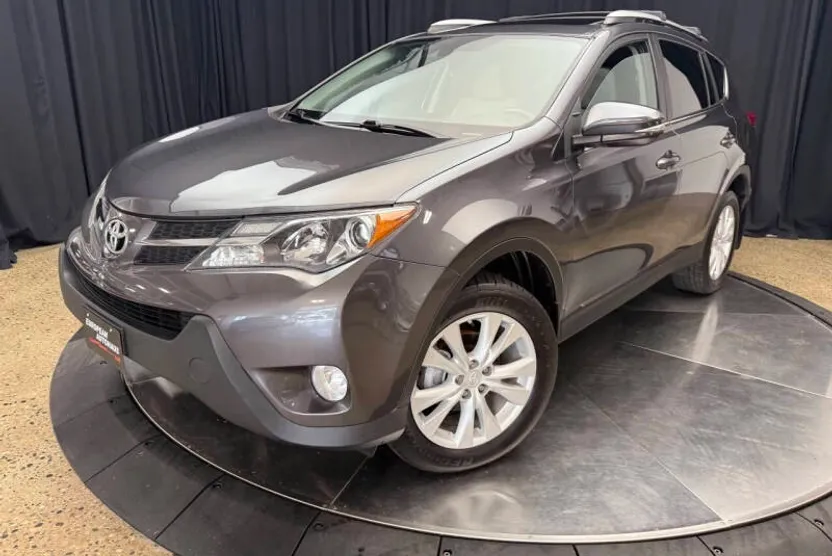 2015 Toyota RAV4 Limited photo 1