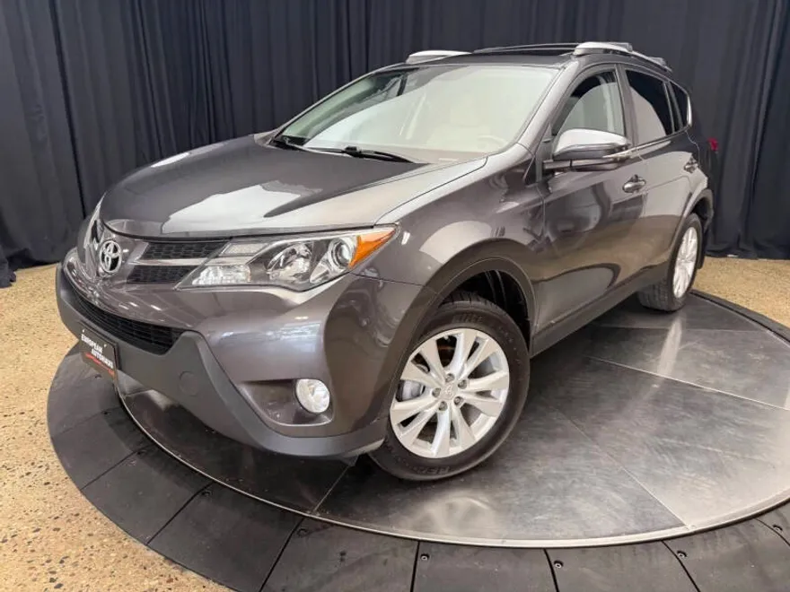2015 Toyota RAV4 Limited photo 1