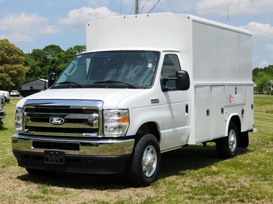2026 Ford E-350 Base photo 1