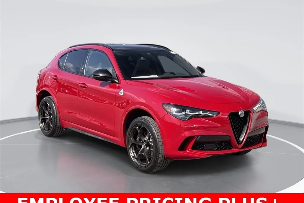 2024 Alfa Romeo Stelvio Quadrifoglio photo 1