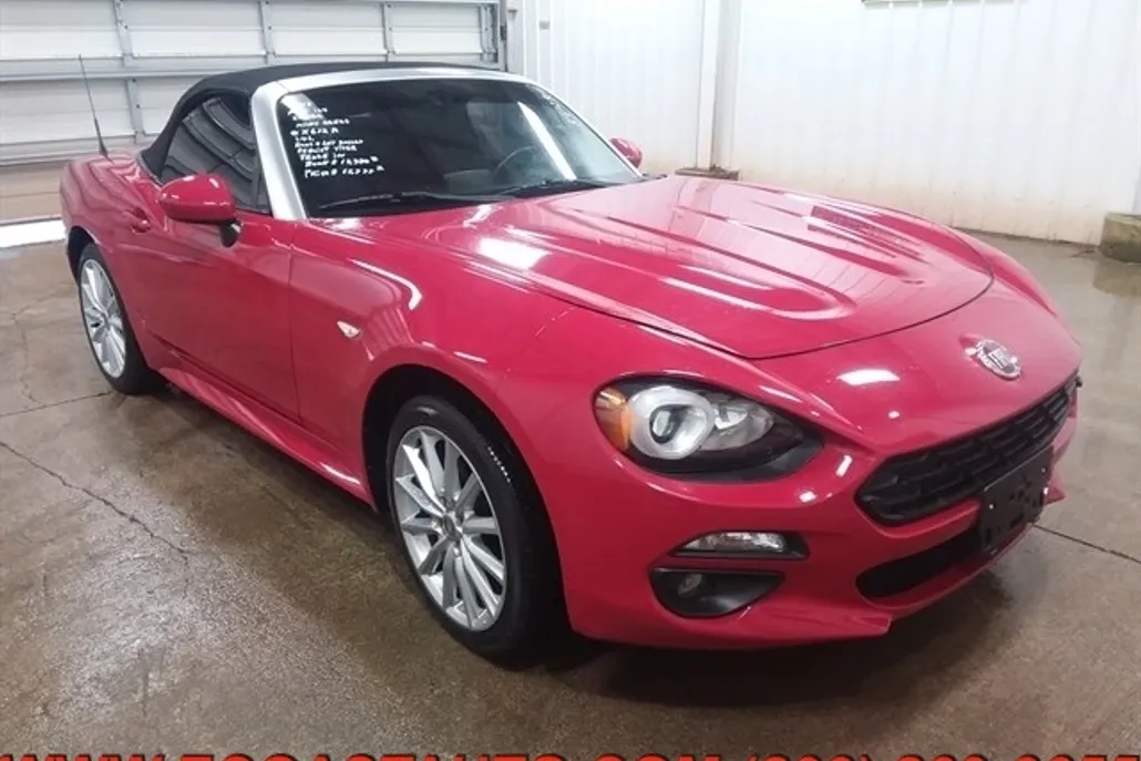 2018 Fiat 124 Spider Lusso photo 1