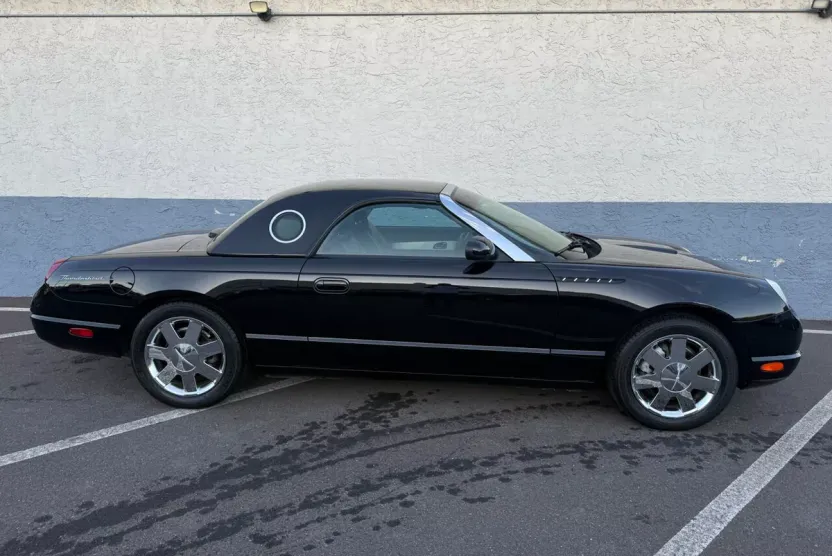 2002 Ford Thunderbird Base photo 1
