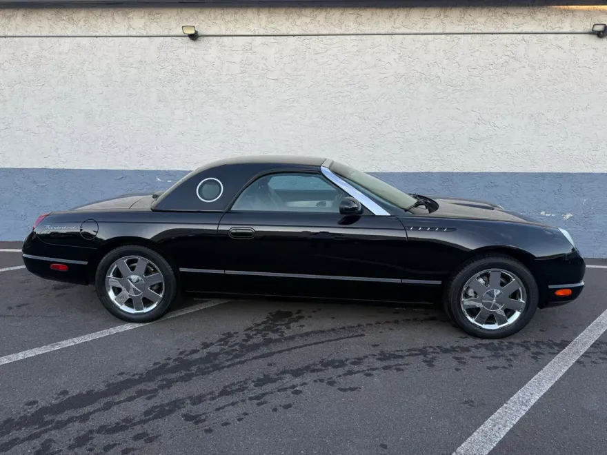 2002 Ford Thunderbird Base photo 1