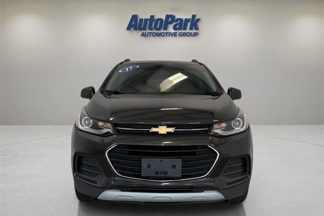 2017 Chevrolet Trax LT photo 1