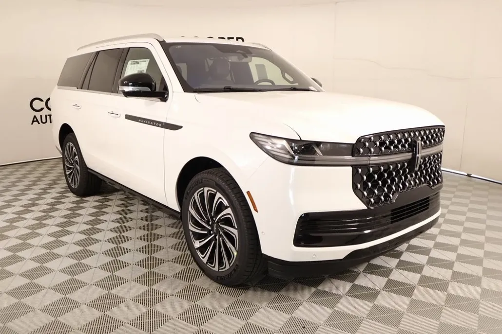 2025 Lincoln Navigator Black Label photo 1